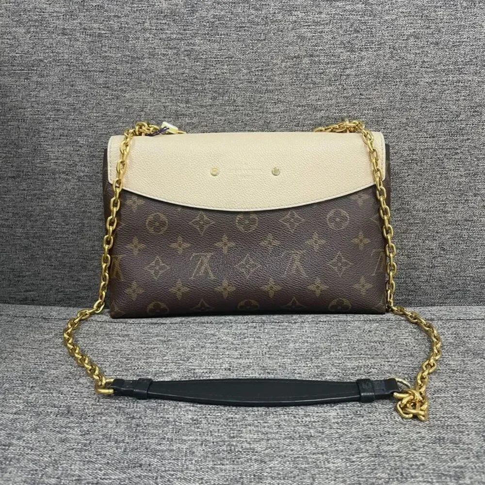 Louis Vuitton Women Pre-Loved Bag Very Good Condition